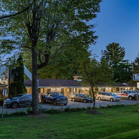 Travelodge By Wyndham Bracebridge Exterior photo