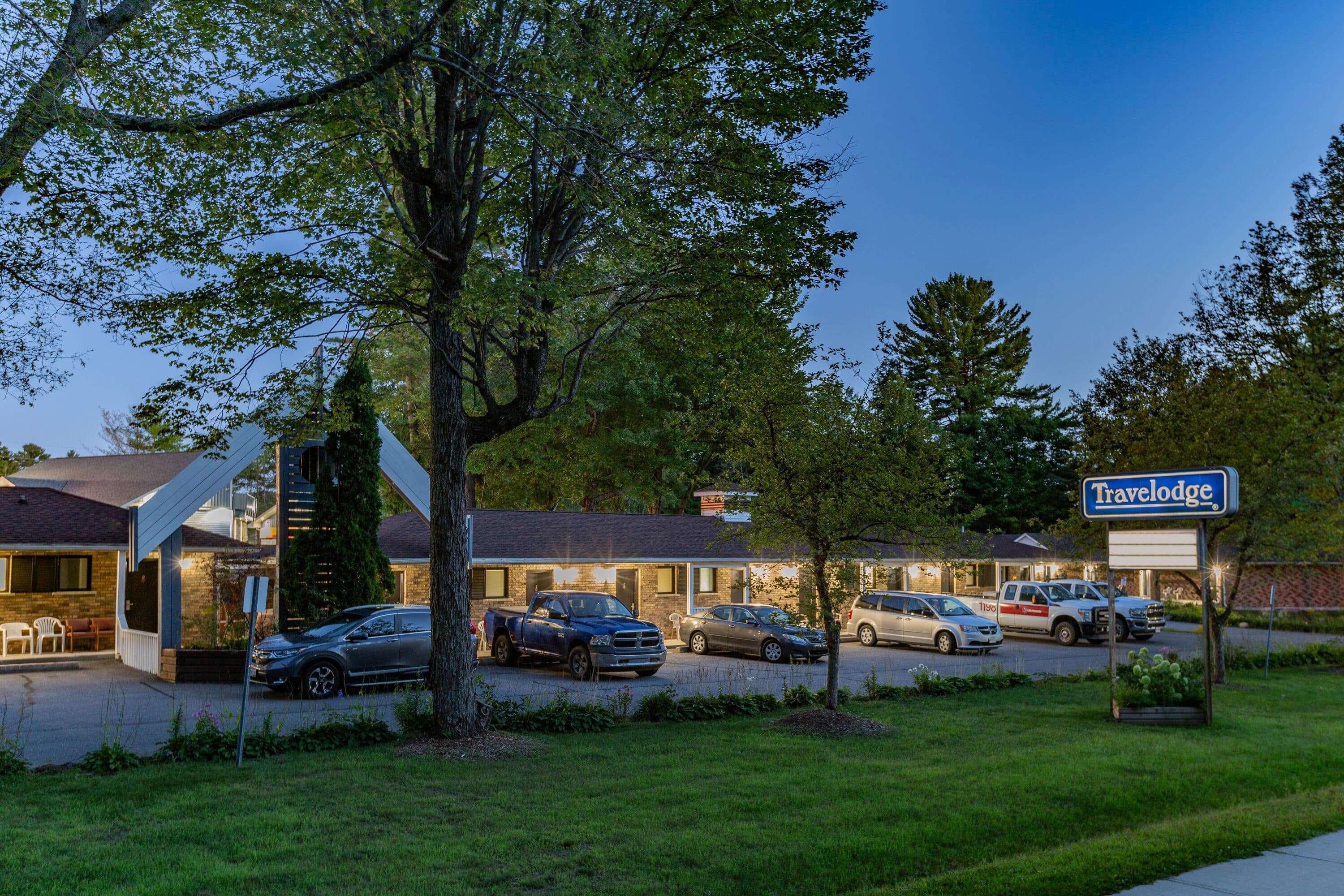 Travelodge By Wyndham Bracebridge Exterior photo